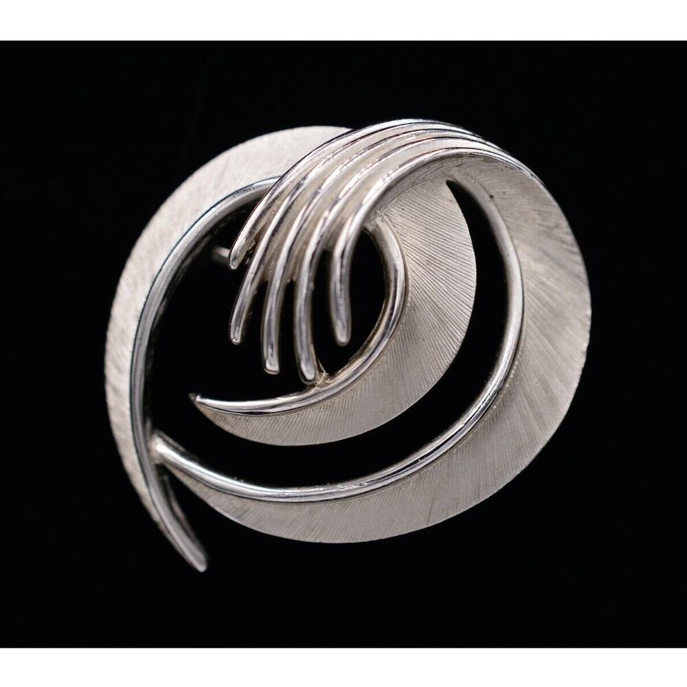 Crown Trifari Vintage Leaf Pin Brooch Brushed Silver Retro Signed 1940s Bin5B